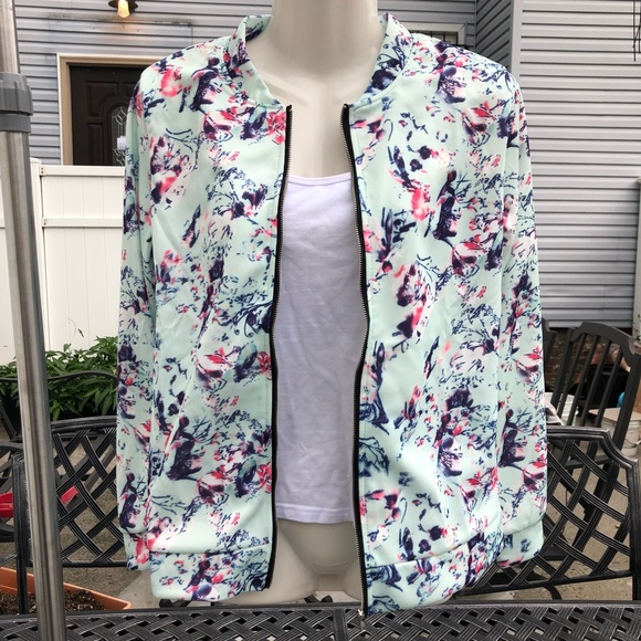 RATED 5🌟 NEW Mint Green Floral Bomber Jacket - Picture 5 of 7